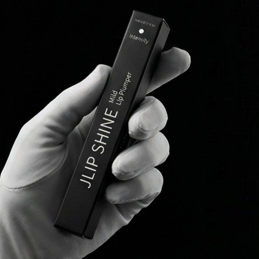 Plumping lip gloss for fuller lips without needles